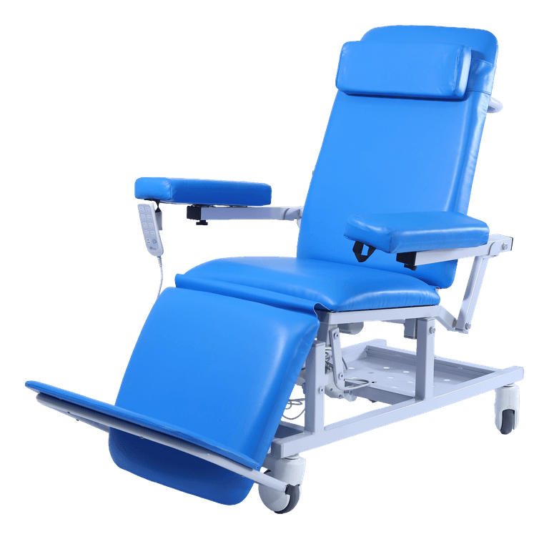 Fauteuil d'hémodialyse Trendelenburg HOSPIcare, dossier relevé et repose-jambes déployé, télécommande sur l'accoudoir, détourage sur fond transparent — MLH-06T